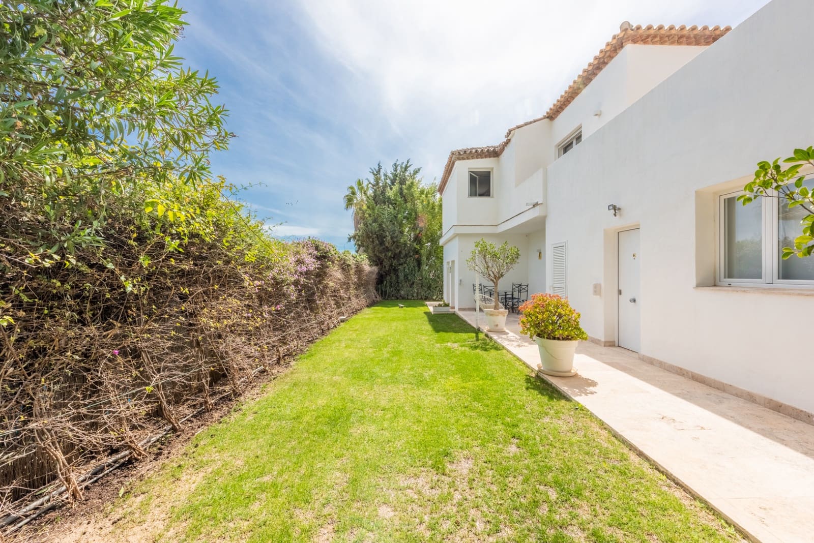 5 slaapkamer Villa te koop in Marbella met zwembad garage - € 2.490.000 (Ref: 7495130)