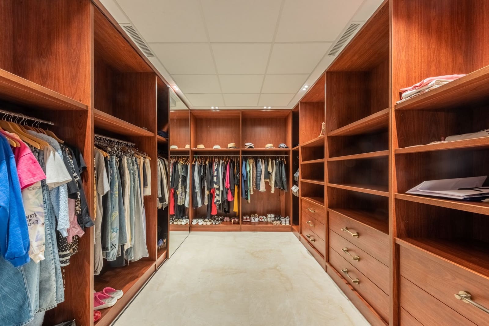 6 bedroom Villa for sale in Guadalmina with pool garage - € 10,800,000 (Ref: 7502333)