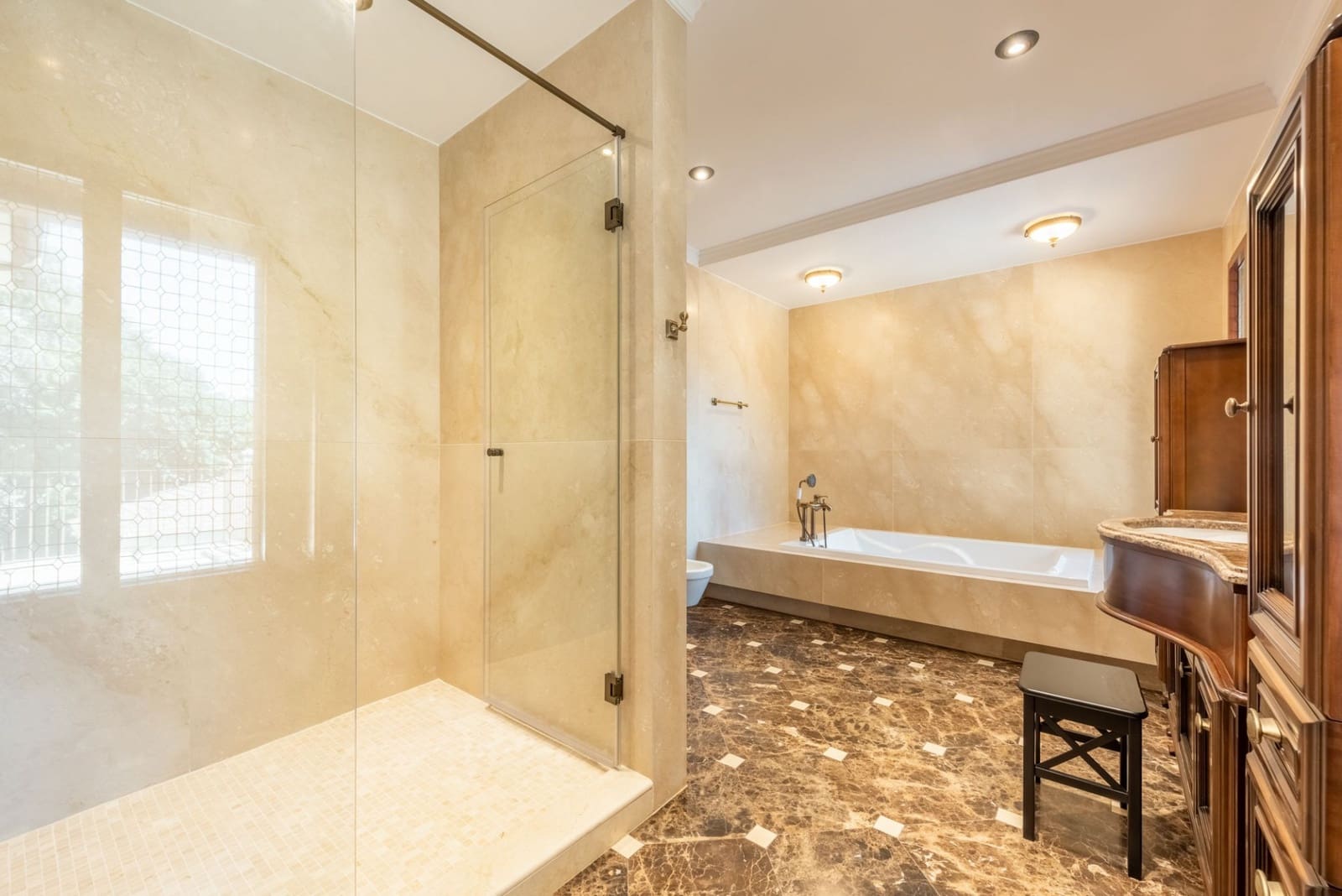 6 bedroom Villa for sale in Guadalmina with pool garage - € 10,800,000 (Ref: 7502333)