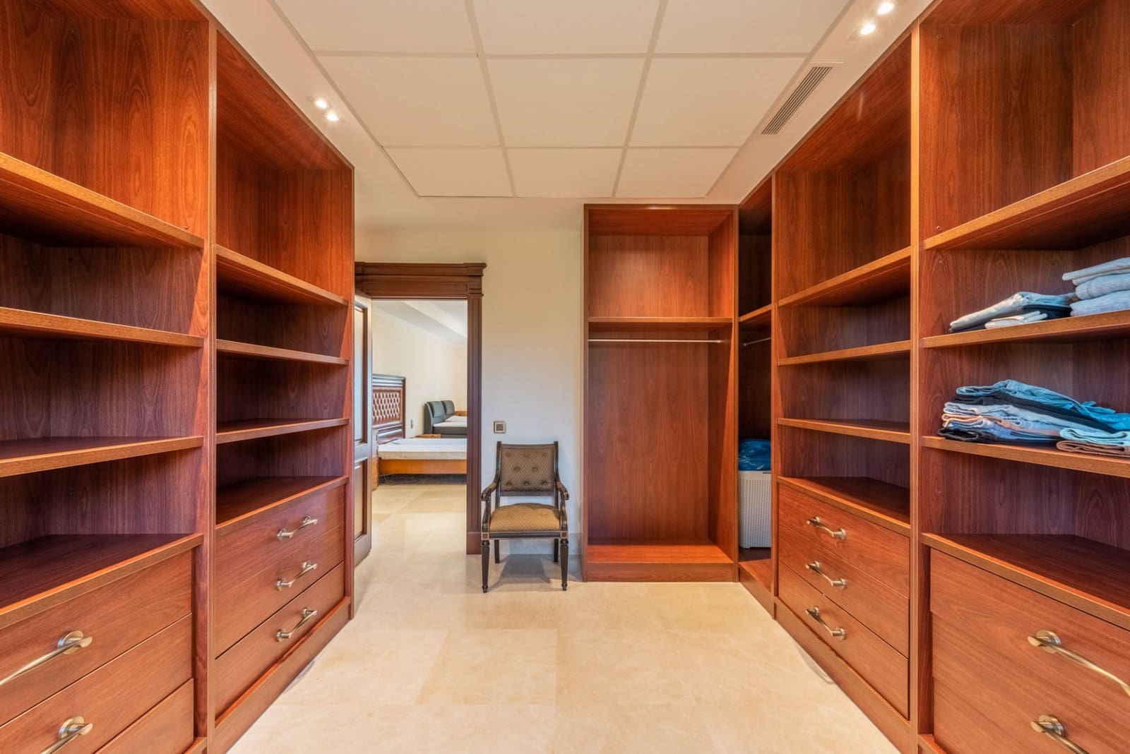 6 bedroom Villa for sale in Guadalmina with pool garage - € 10,800,000 (Ref: 7502333)