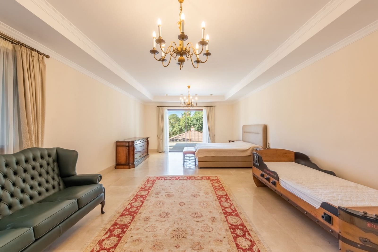 6 bedroom Villa for sale in Guadalmina with pool garage - € 10,800,000 (Ref: 7502333)