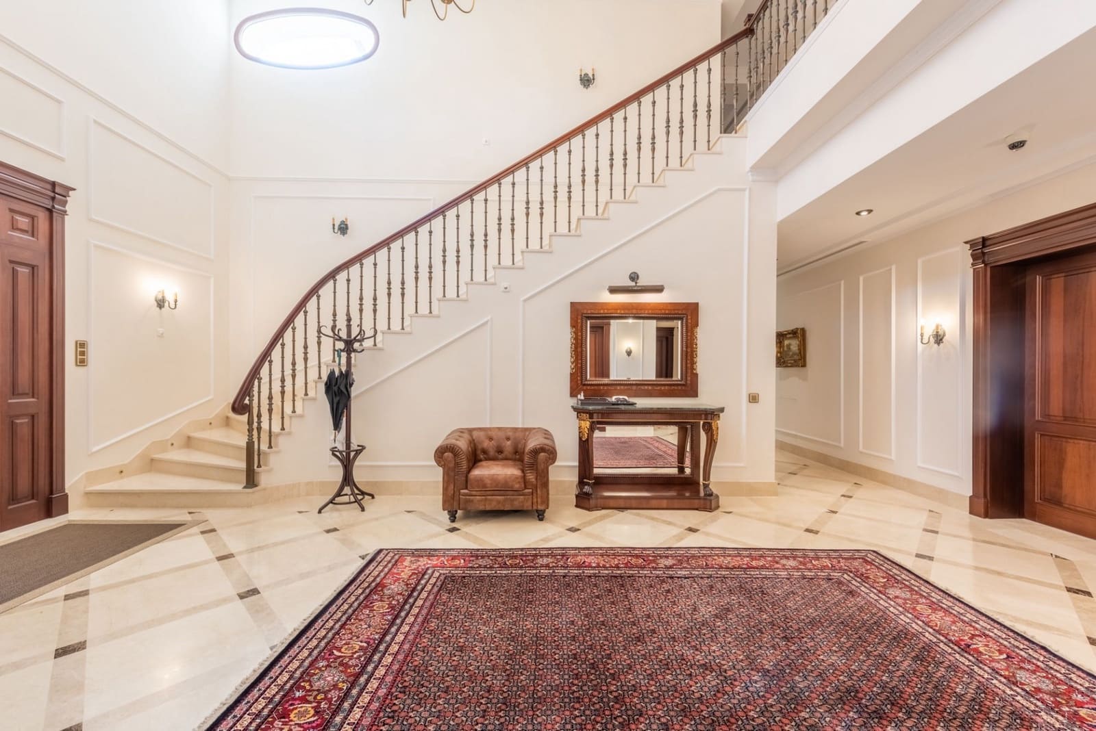 6 bedroom Villa for sale in Guadalmina with pool garage - € 10,800,000 (Ref: 7502333)