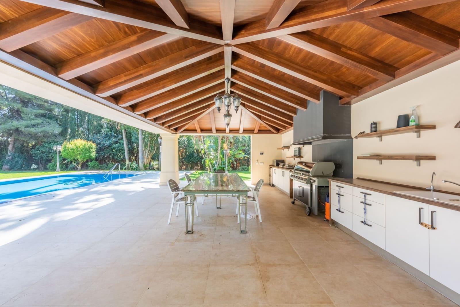 6 bedroom Villa for sale in Guadalmina with pool garage - € 10,800,000 (Ref: 7502333)