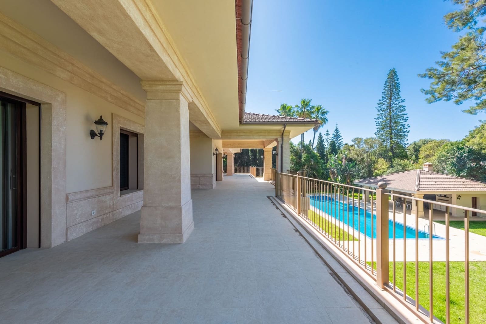6 bedroom Villa for sale in Guadalmina with pool garage - € 10,800,000 (Ref: 7502333)
