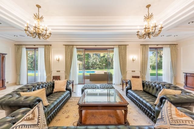 Chalet de 6 habitaciones en Guadalmina Baja, Marbella en venta con piscina garaje - 10.800.000 € (Ref: 7502333)