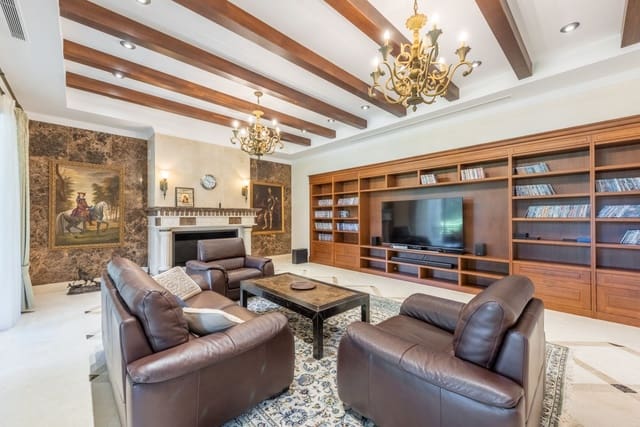 Chalet de 6 habitaciones en Guadalmina Baja, Marbella en venta con piscina garaje - 10.800.000 € (Ref: 7502333)