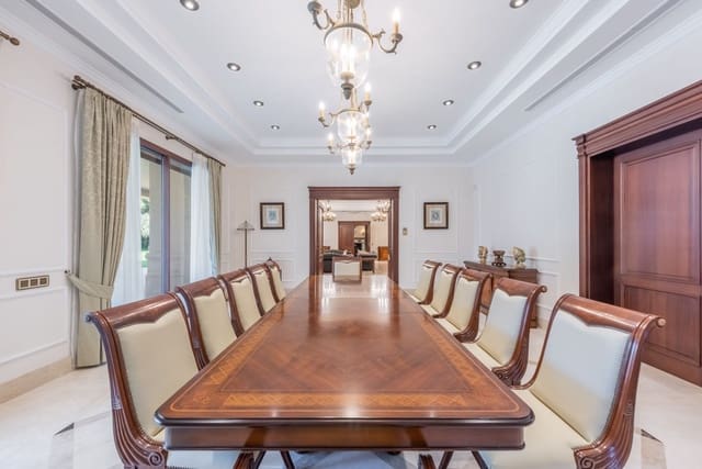 Chalet de 6 habitaciones en Guadalmina Baja, Marbella en venta con piscina garaje - 10.800.000 € (Ref: 7502333)