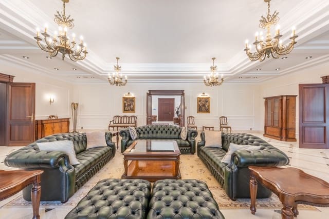 Chalet de 6 habitaciones en Guadalmina Baja, Marbella en venta con piscina garaje - 10.800.000 € (Ref: 7502333)