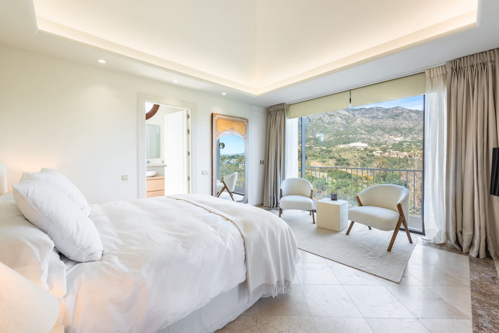 6 bedroom Villa for holiday rental in Marbella with pool garage - € 18,000 (Ref: 7582565)