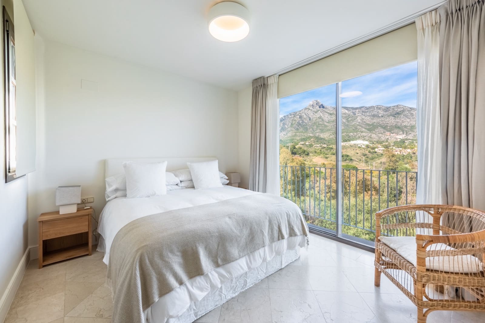 6 bedroom Villa for holiday rental in Marbella with pool garage - € 18,000 (Ref: 7582565)