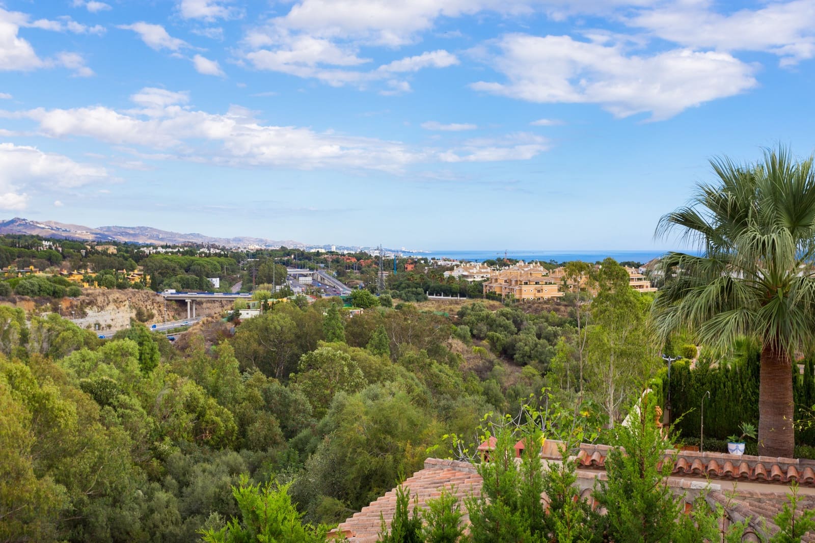 6 bedroom Villa for holiday rental in Marbella with pool garage - € 18,000 (Ref: 7582565)