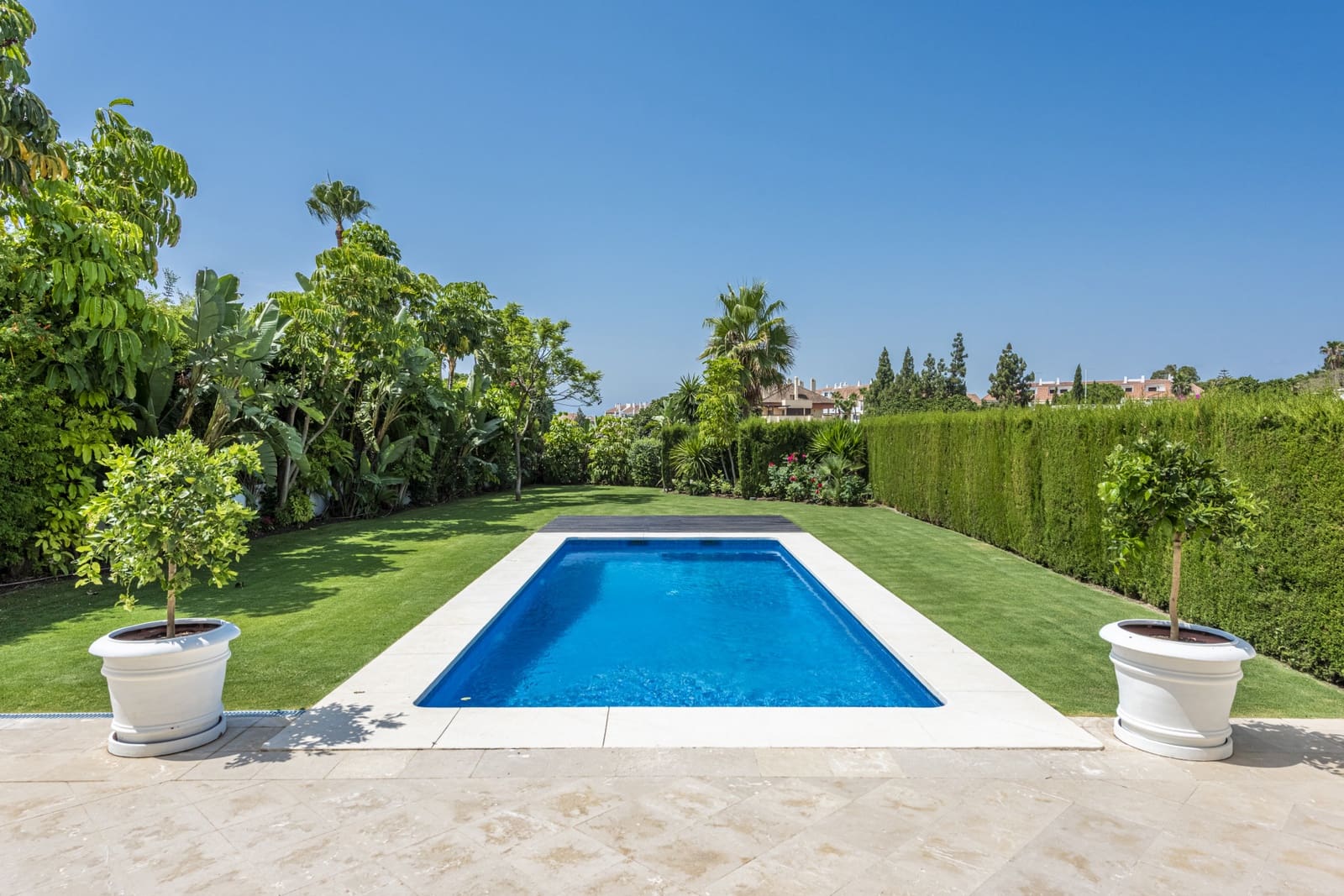 6 bedroom Villa for holiday rental in Marbella with pool garage - € 18,000 (Ref: 7582565)