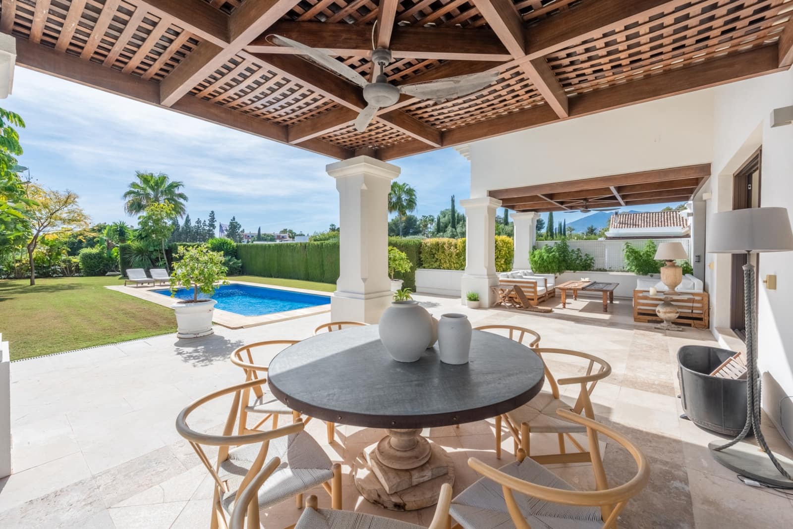 6 bedroom Villa for holiday rental in Marbella with pool garage - € 18,000 (Ref: 7582565)