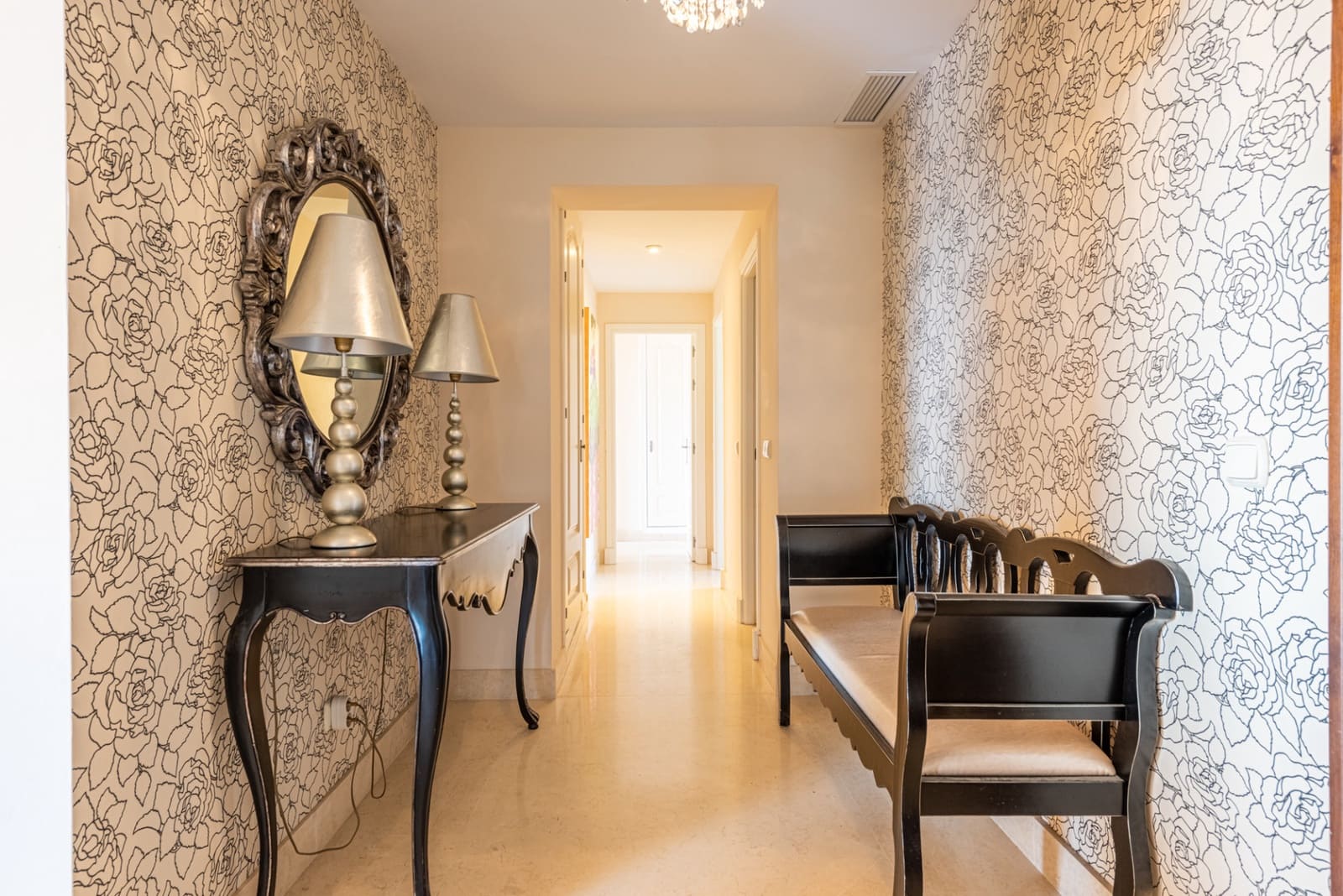 4 chambre Penthouse à vendre à Benahavis avec piscine garage - 1 790 000 € (Ref: 7603261)