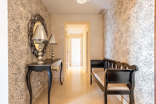 4 chambre Penthouse à vendre à Benahavís avec piscine garage - 1 790 000 € (Ref: 7603261)