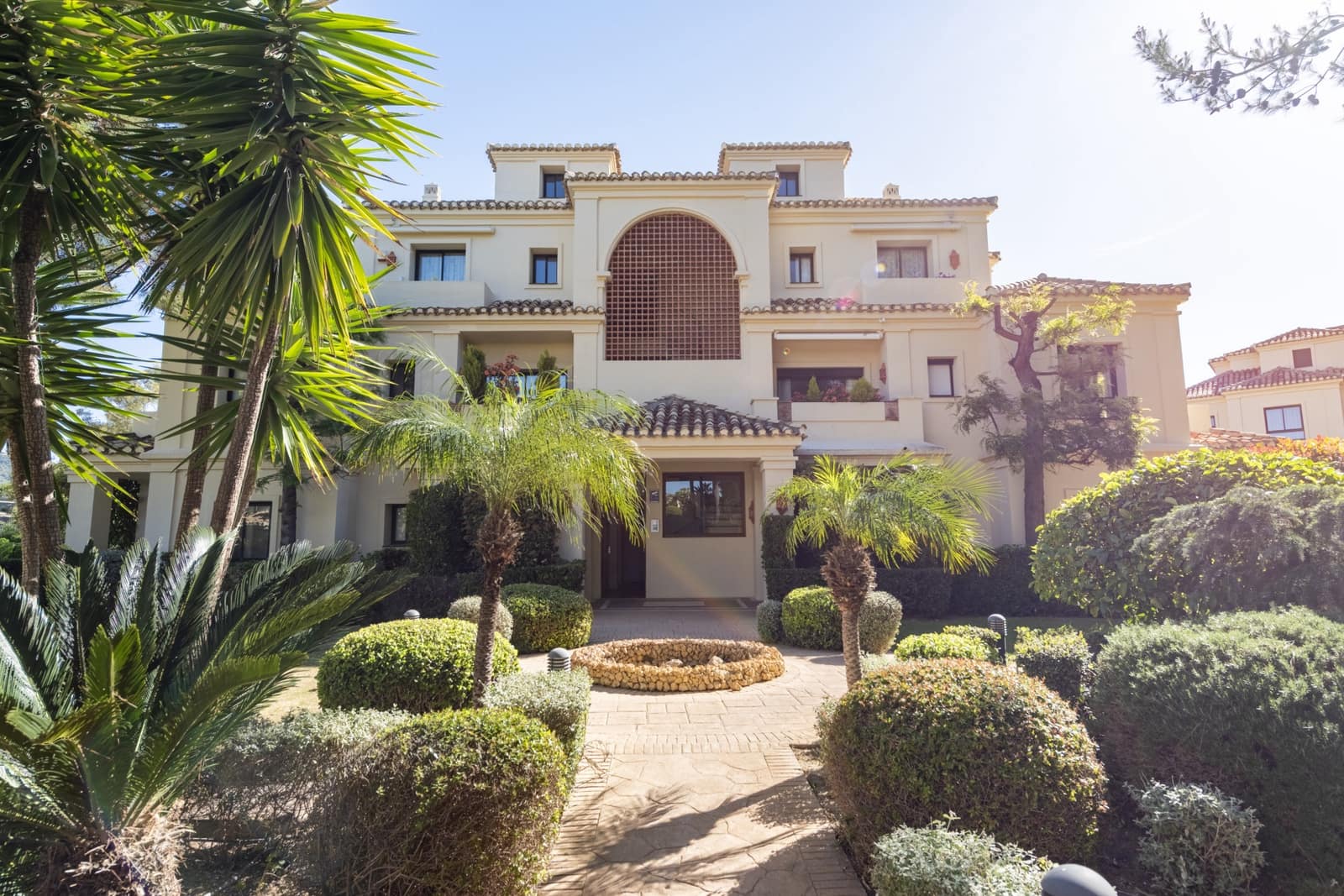 4 chambre Penthouse à vendre à Benahavis avec piscine garage - 1 790 000 € (Ref: 7603261)