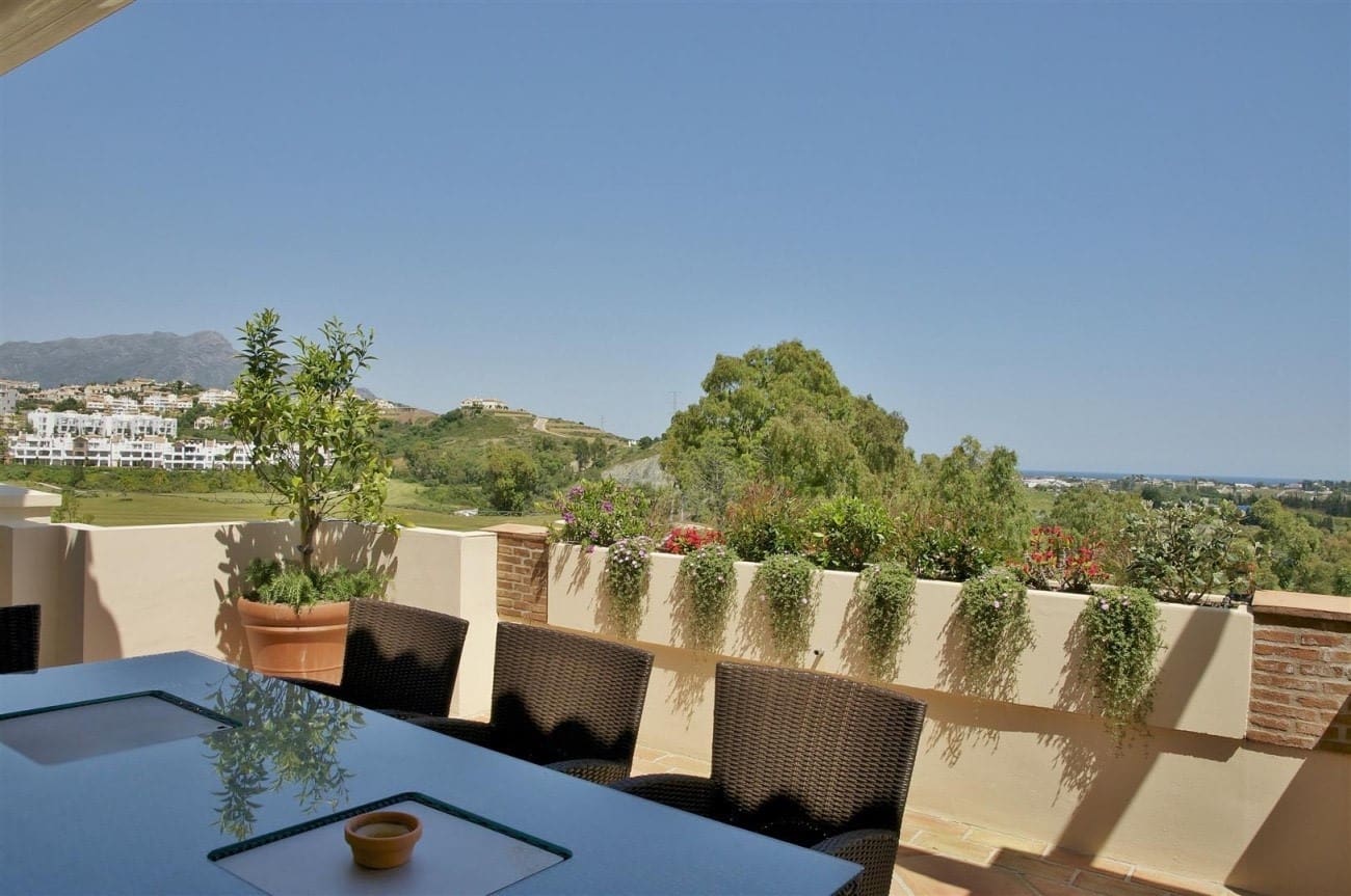 Ático de 4 habitaciones en Benahavís en venta con piscina garaje - 1.790.000 € (Ref: 7603261)