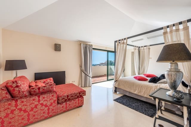 4 slaapkamer Penthouse te koop in Benahavís met zwembad garage - € 1.790.000 (Ref: 7603261)