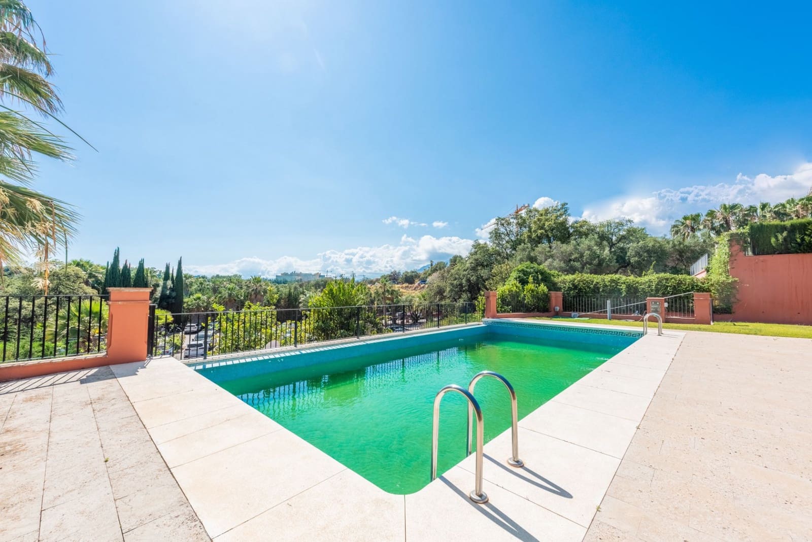 4 bedroom Villa for sale in Marbella with pool garage - € 2,500,000 (Ref: 7621127)