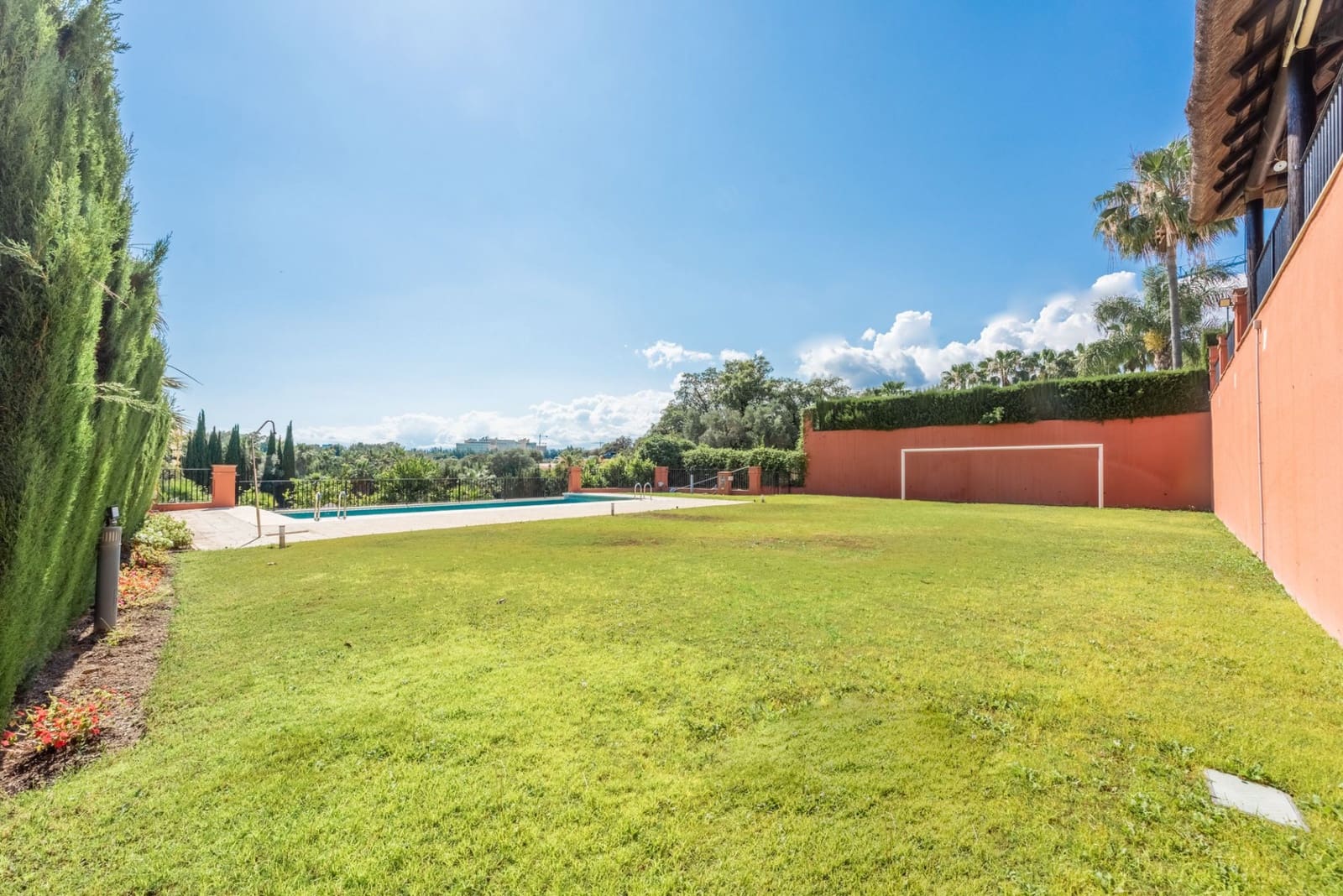 4 bedroom Villa for sale in Marbella with pool garage - € 2,500,000 (Ref: 7621127)