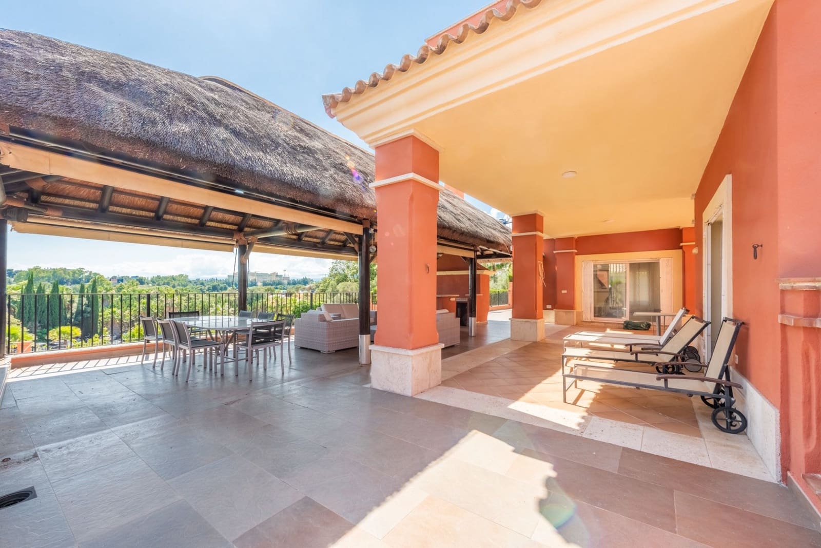 4 bedroom Villa for sale in Marbella with pool garage - € 2,500,000 (Ref: 7621127)