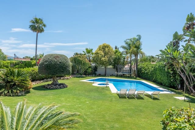 6 bedroom Villa for sale in Benahavís with pool garage - € 2,690,000 (Ref: 7624540)