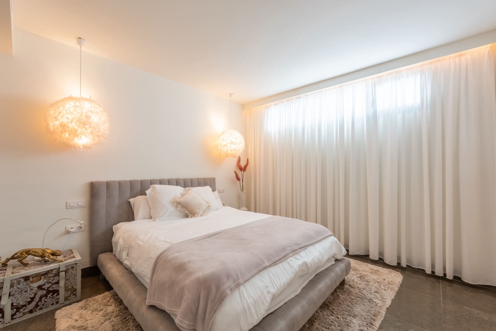 4 bedroom Villa for sale in Marbella with pool garage - € 2,450,000 (Ref: 7665074)