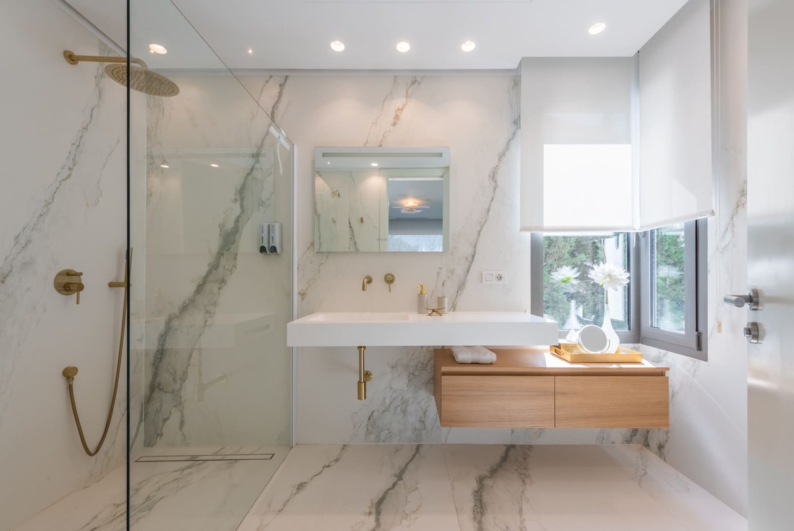 4 bedroom Villa for sale in Marbella with pool garage - € 2,450,000 (Ref: 7665074)