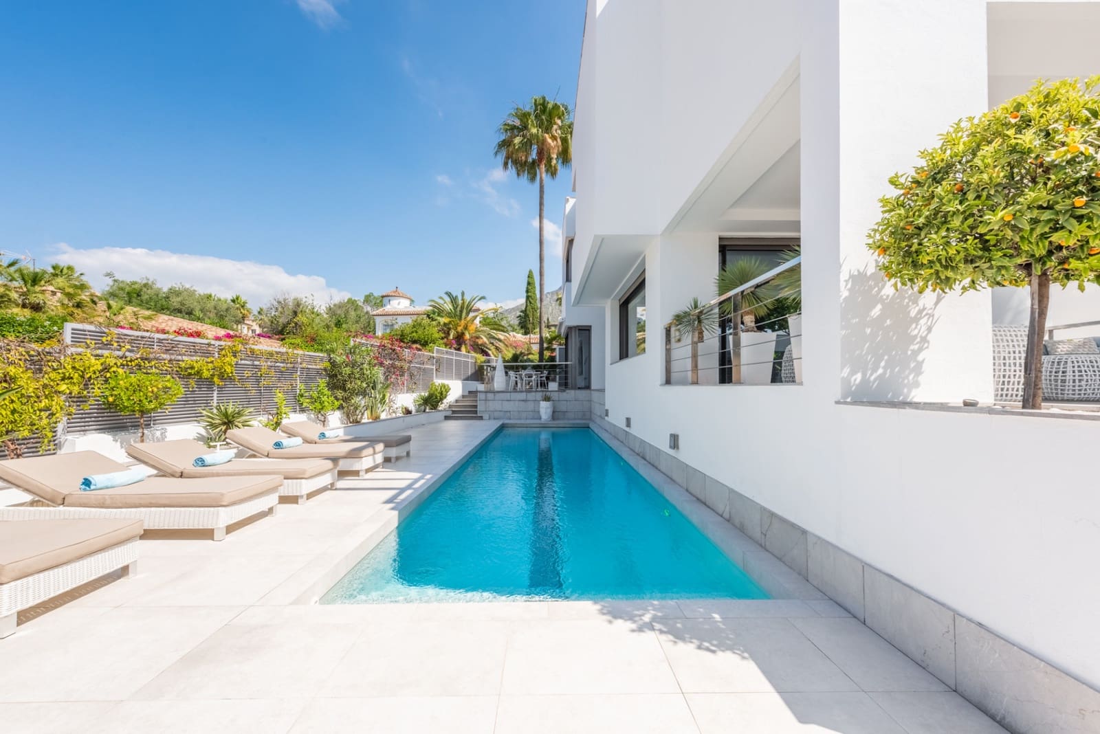 4 bedroom Villa for sale in Marbella with pool garage - € 2,450,000 (Ref: 7665074)
