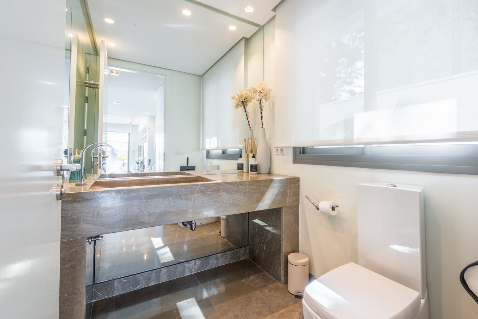 4 bedroom Villa for sale in Marbella with pool garage - € 2,450,000 (Ref: 7665074)