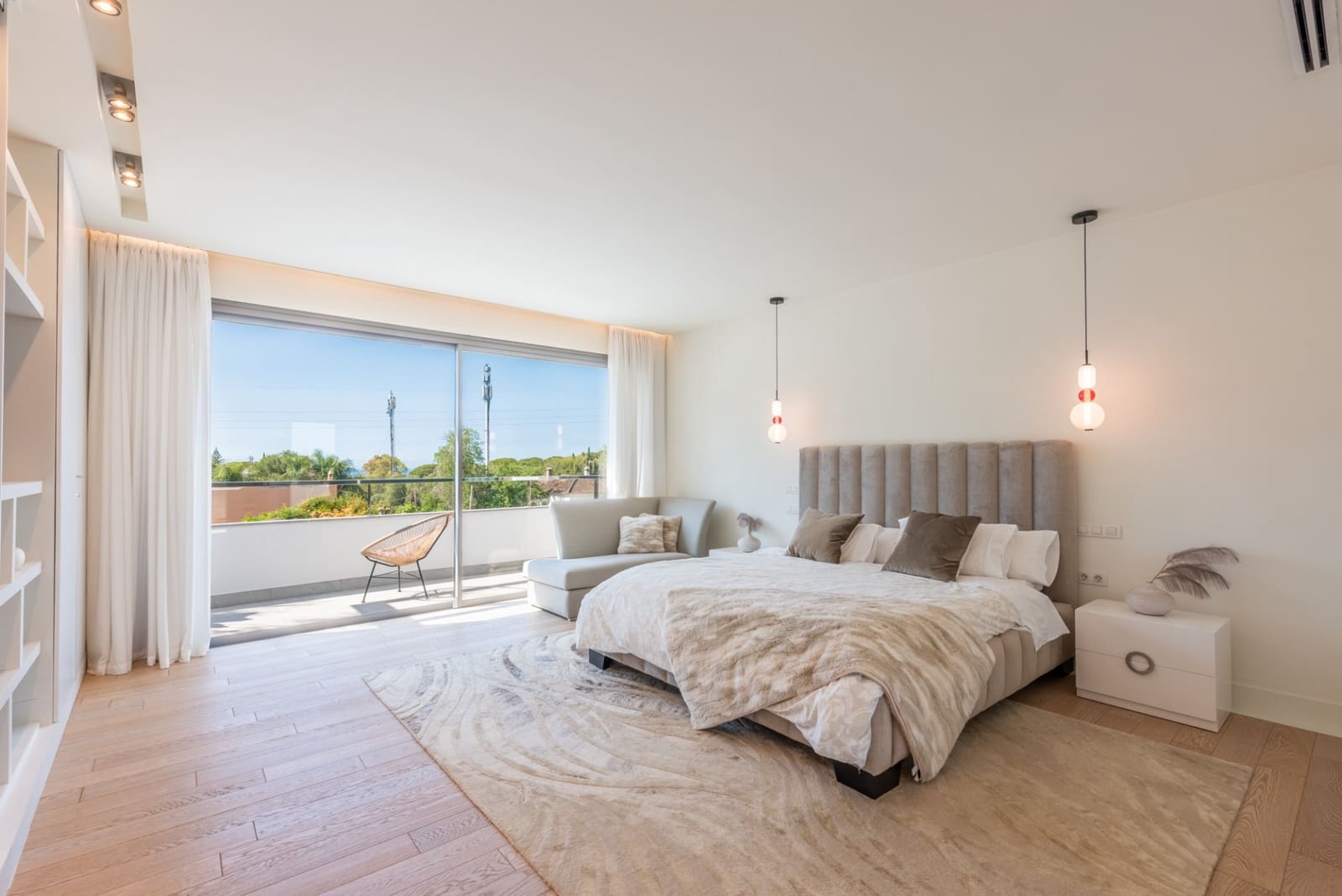 4 bedroom Villa for sale in Marbella with pool garage - € 2,450,000 (Ref: 7665074)