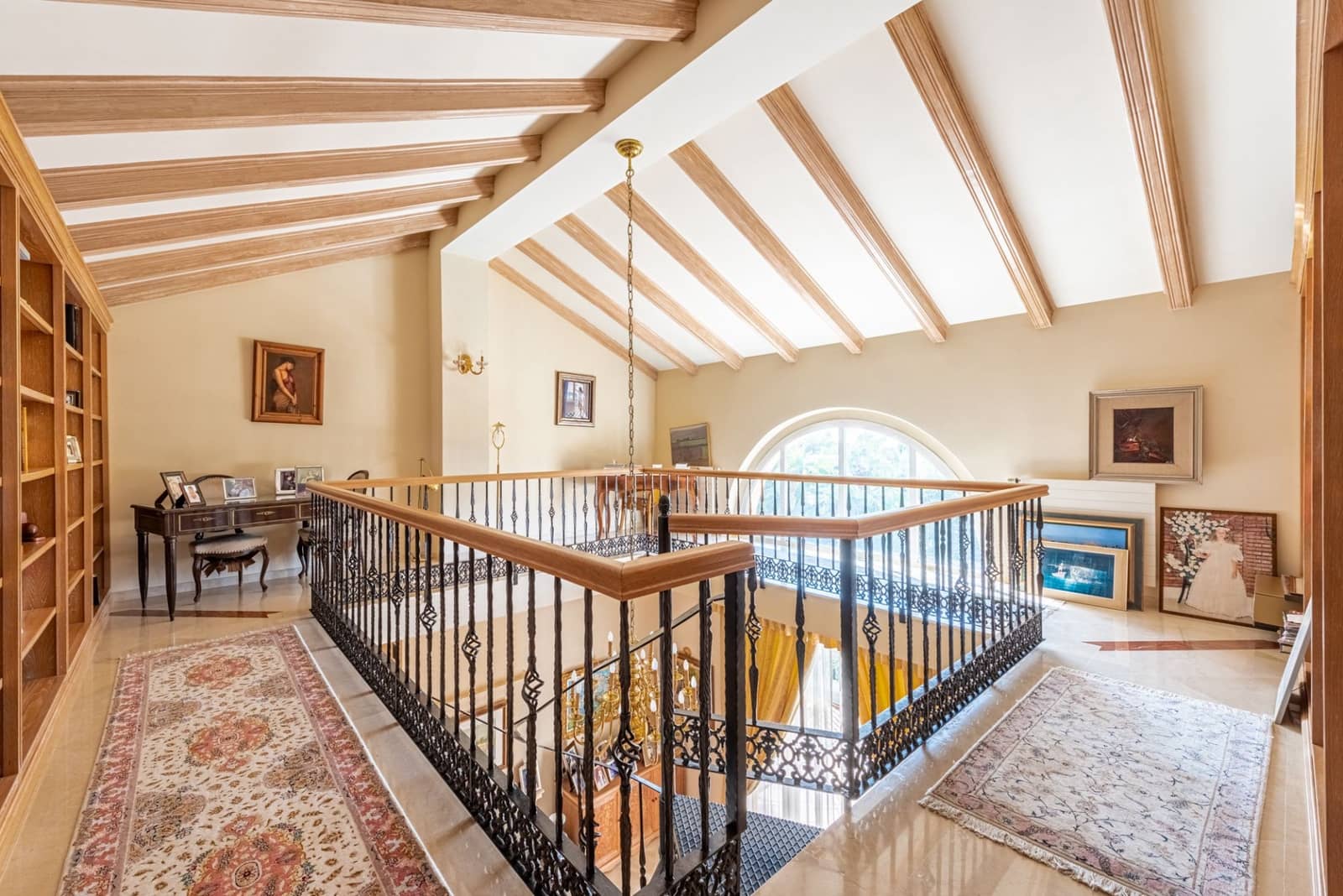 5 bedroom Villa for sale in Benahavis with pool garage - € 4,800,000 (Ref: 7714879)