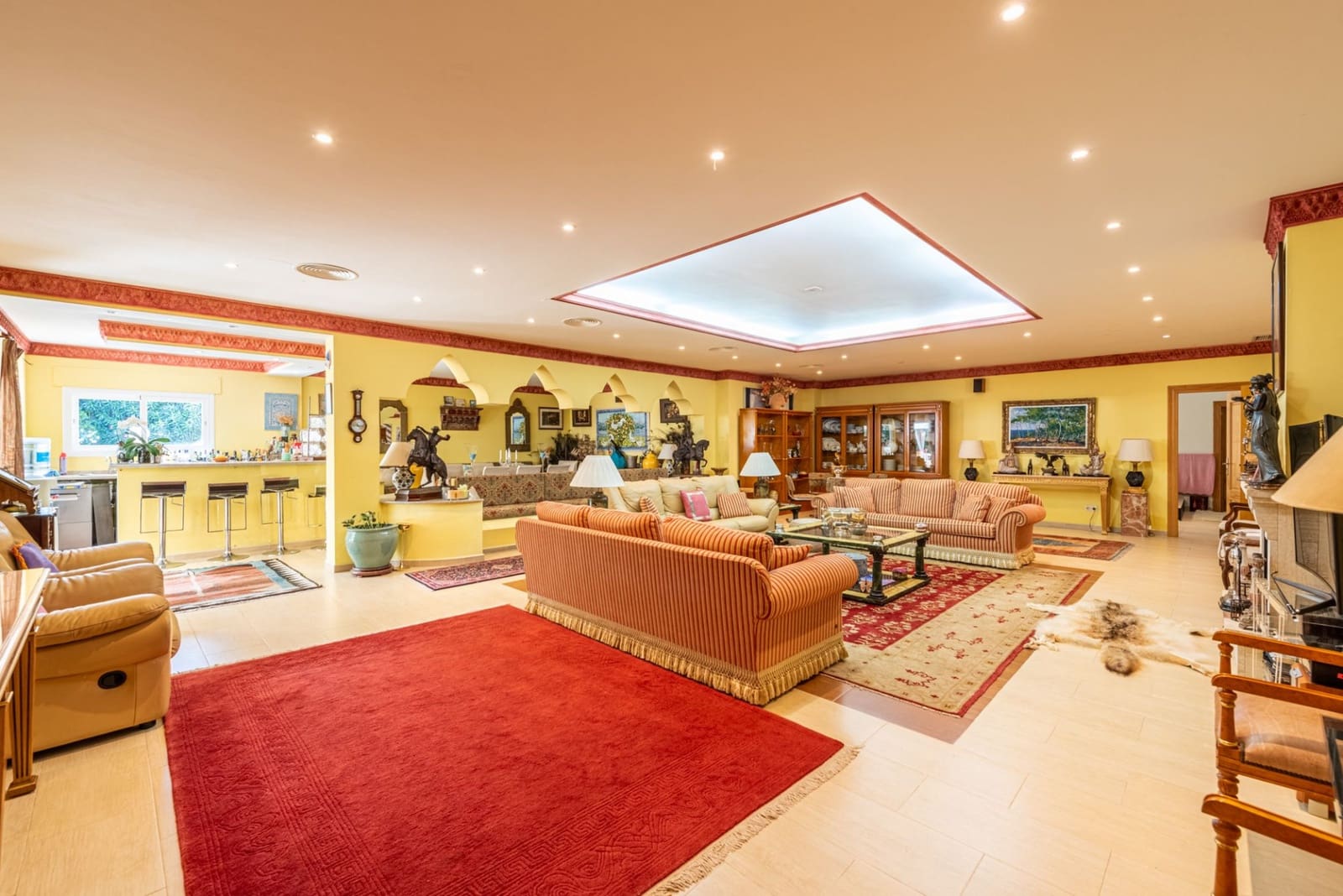 5 bedroom Villa for sale in Benahavis with pool garage - € 4,800,000 (Ref: 7714879)