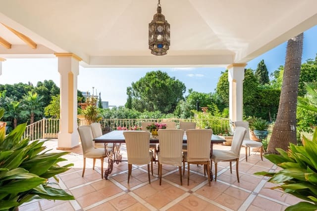 5 bedroom Villa for sale in Benahavís with pool garage - € 4,800,000 (Ref: 7714879)