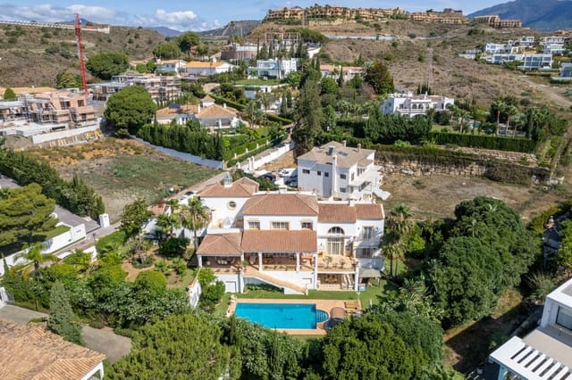 5 bedroom Villa for sale in Benahavís with pool garage - € 4,800,000 (Ref: 7714879)