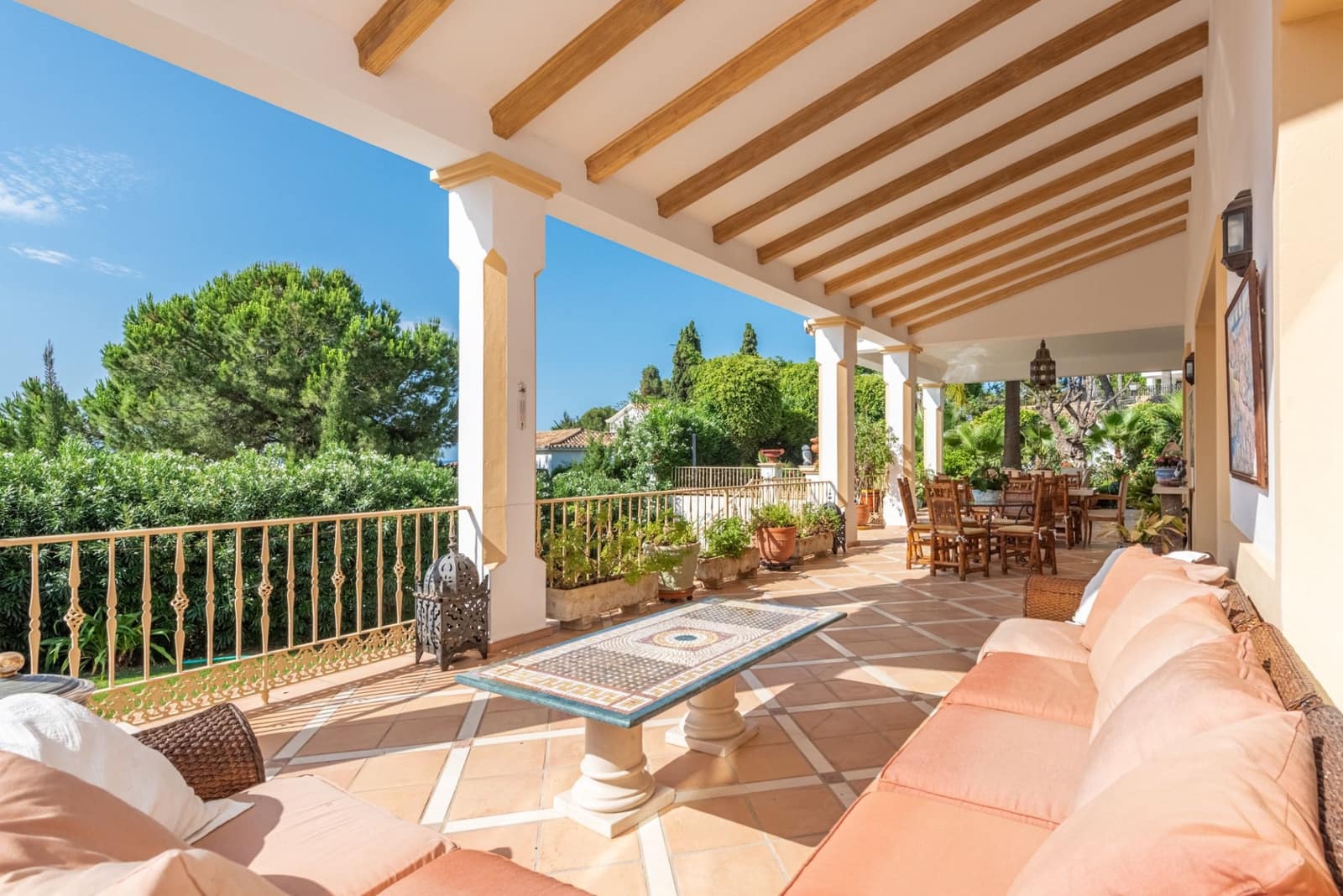 5 bedroom Villa for sale in Benahavis with pool garage - € 4,800,000 (Ref: 7714879)