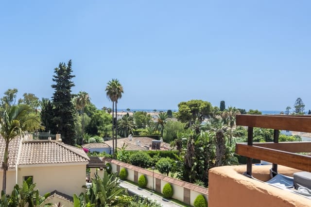 3 bedroom Penthouse for sale in El Paraiso, Estepona with pool garage - € 448,000 (Ref: 7729343)