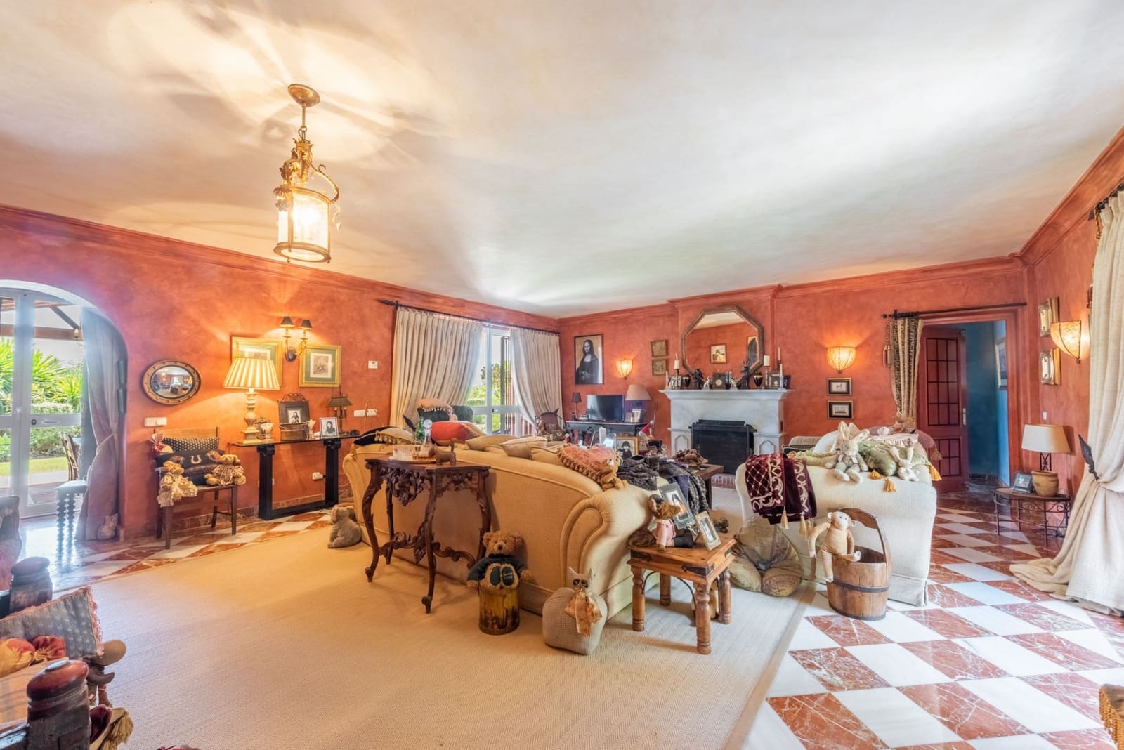 5 bedroom Villa for sale in Benahavis with pool garage - € 5,250,000 (Ref: 7740735)