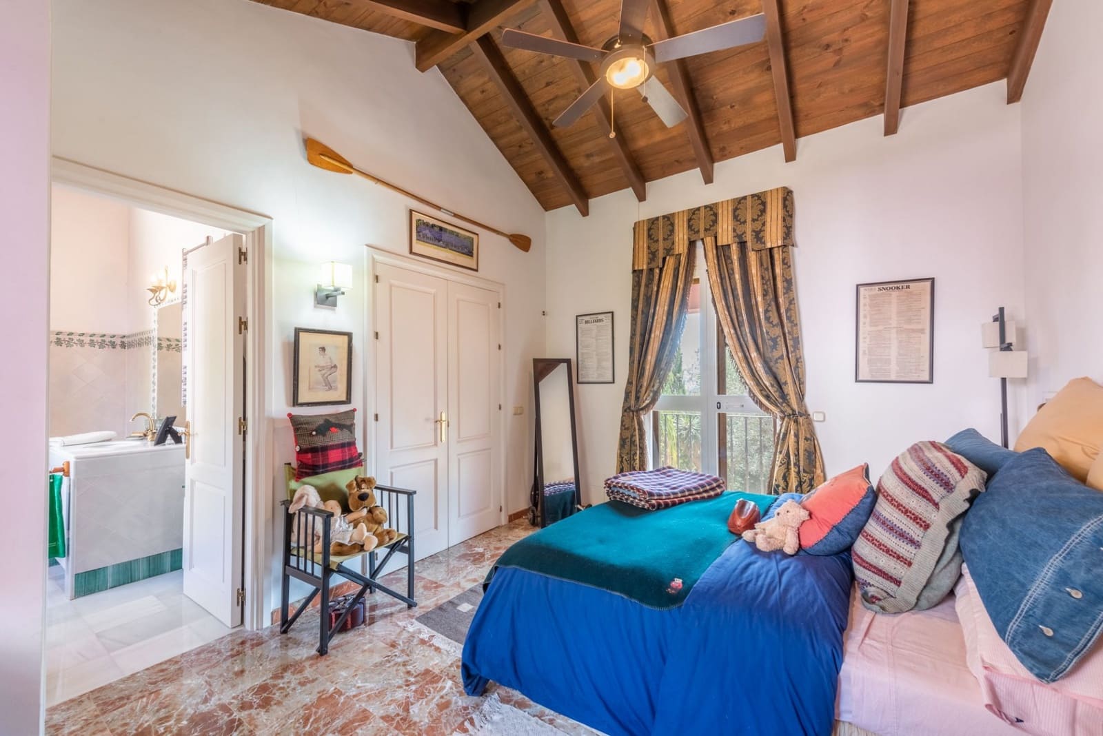 5 bedroom Villa for sale in Benahavis with pool garage - € 5,250,000 (Ref: 7740735)