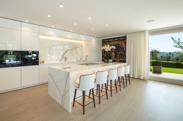6 sypialnia Willa na sprzedaż w Marbella z basenem garażem - 10 395 000 € (Ref: 7747746)