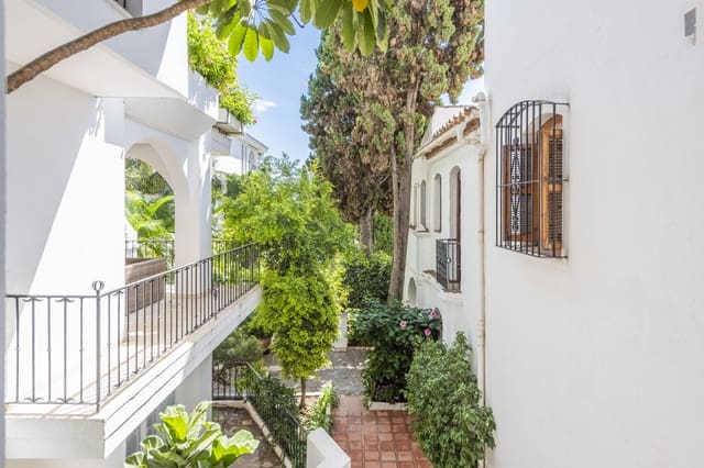 2 slaapkamer Appartement te huur in Marbella met zwembad garage - € 2.200 (Ref: 7774702)