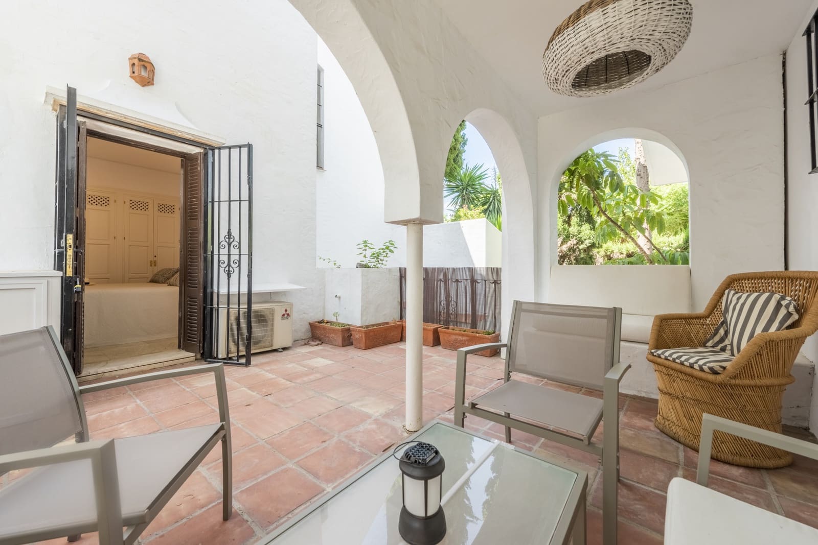 2 slaapkamer Appartement te huur in Marbella met zwembad garage - € 2.200 (Ref: 7774702)