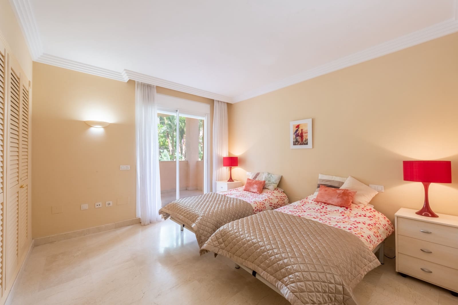 Apartamento de 2 habitaciones en Marbella en venta con piscina garaje - 850.000 € (Ref: 7776643)