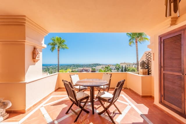 Apartamento de 2 habitaciones en Marbella en venta con piscina garaje - 850.000 € (Ref: 7776643)