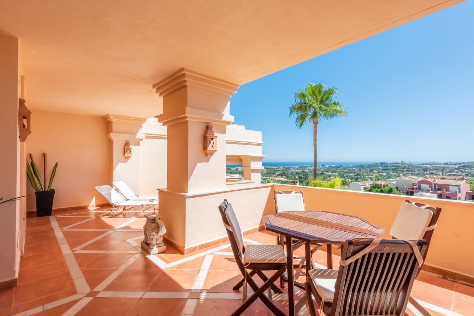 Apartamento de 2 habitaciones en Marbella en venta con piscina garaje - 850.000 € (Ref: 7776643)