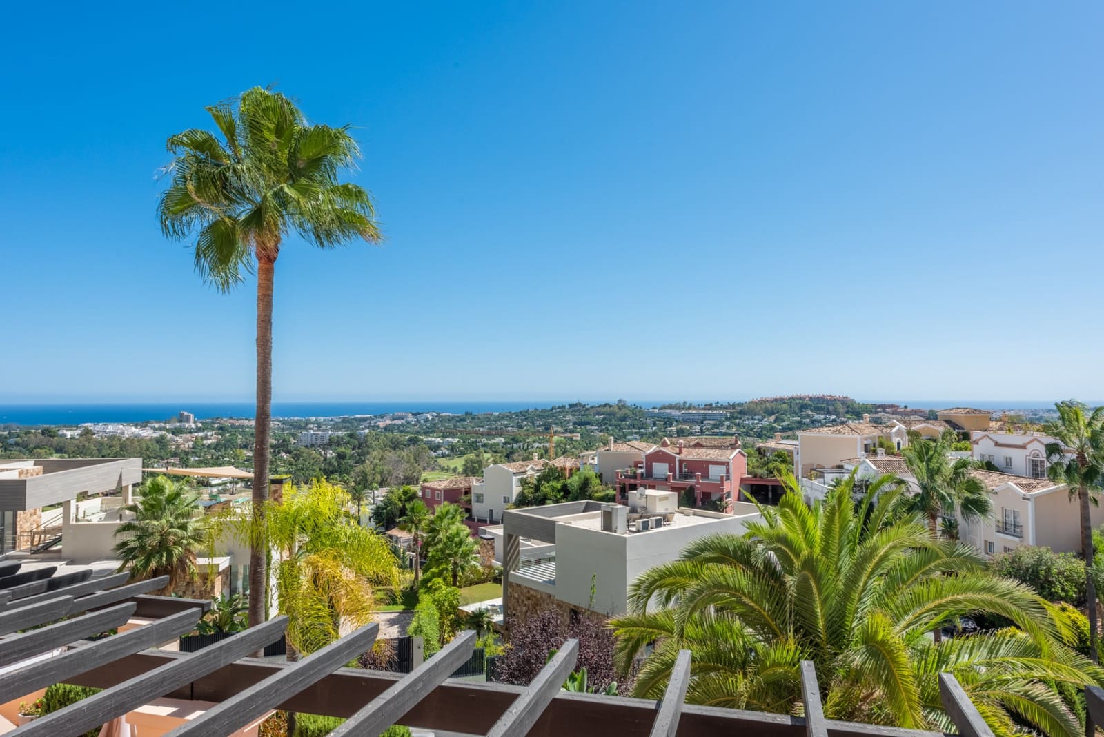 Apartamento de 2 habitaciones en Marbella en venta con piscina garaje - 850.000 € (Ref: 7776643)
