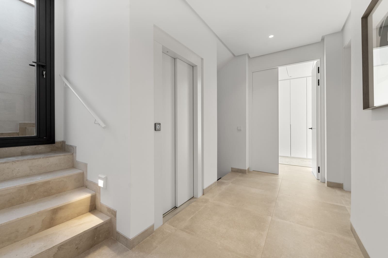4 sypialnia Willa na sprzedaż w Golden Mile z basenem garażem - 4 500 000 € (Ref: 7777762)