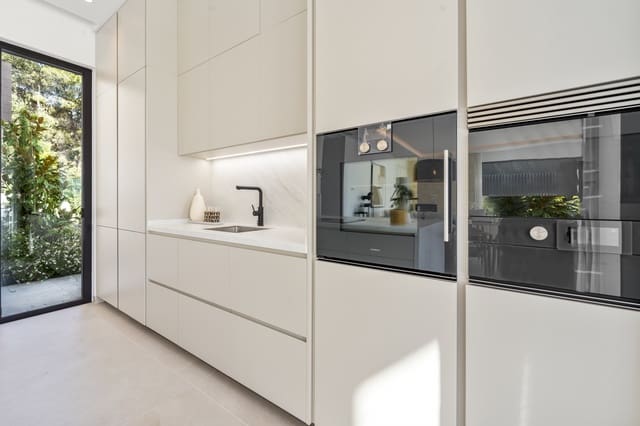 4 soverom Villa til salgs i Golden Mile, Marbella med svømmebasseng garasje - € 4 500 000 (Ref: 7777762)
