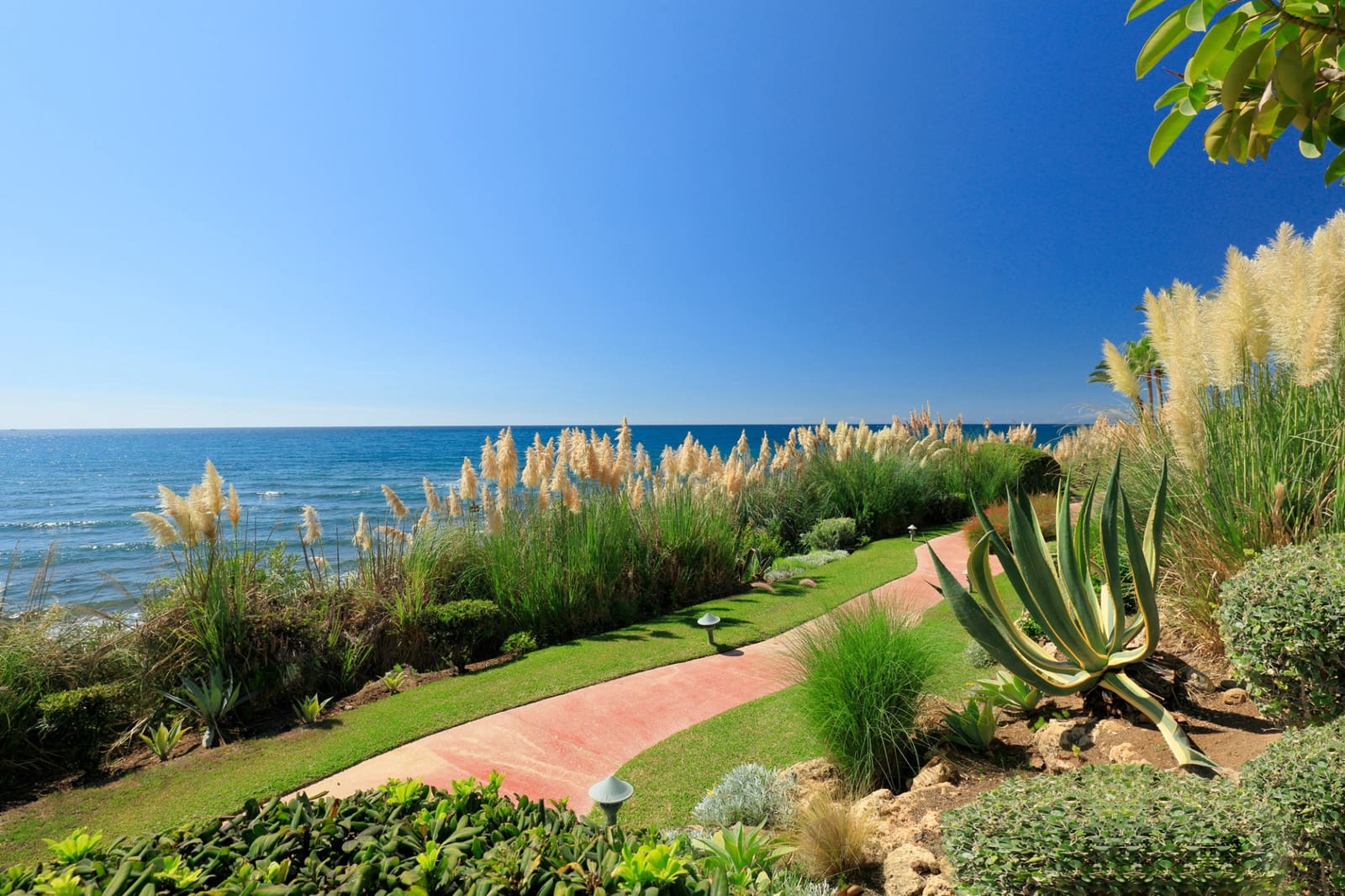 3 bedroom Apartment for sale in Marbella with pool garage - € 6,995,000 (Ref: 7777763)