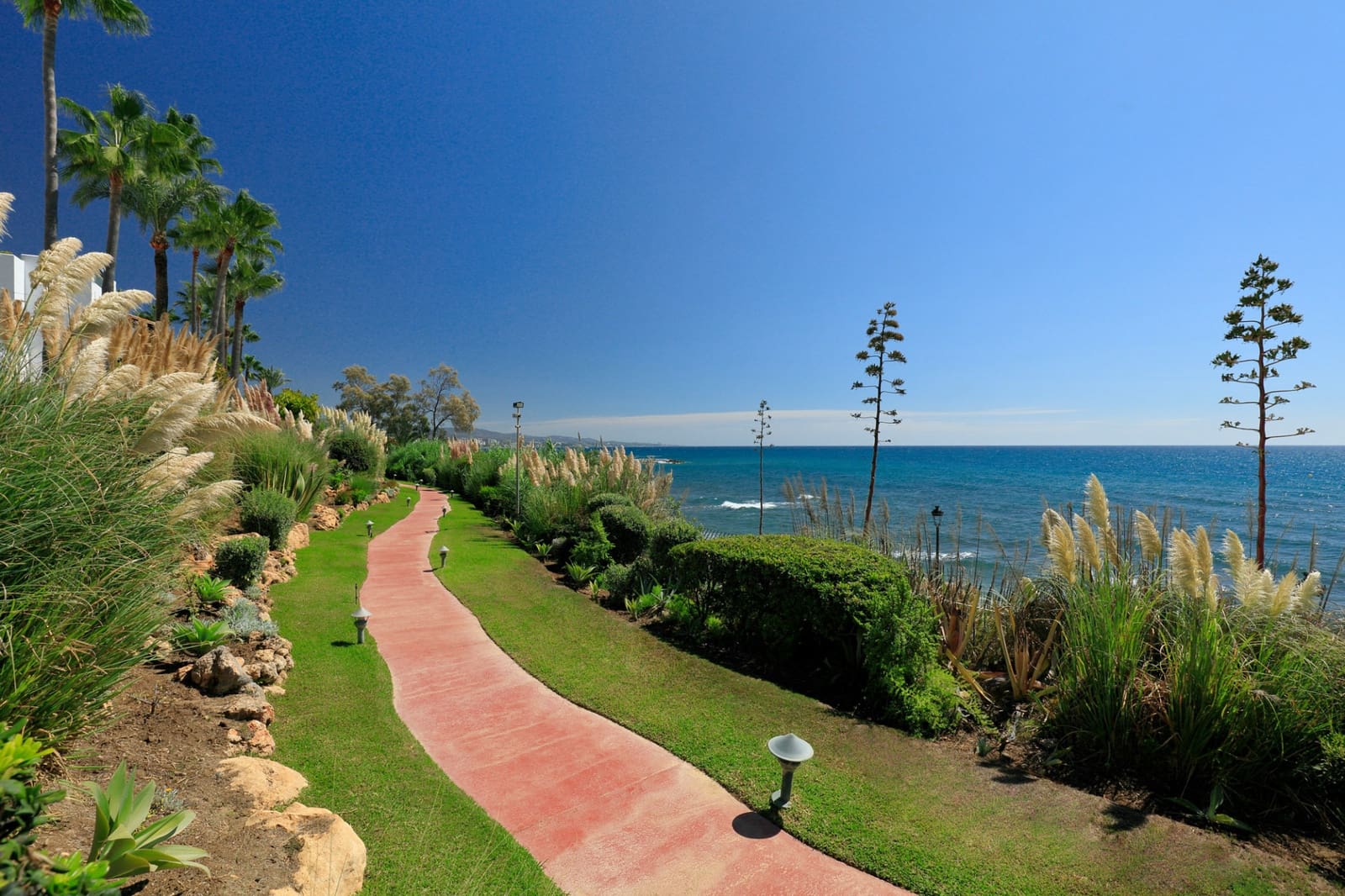 3 bedroom Apartment for sale in Marbella with pool garage - € 6,995,000 (Ref: 7777763)